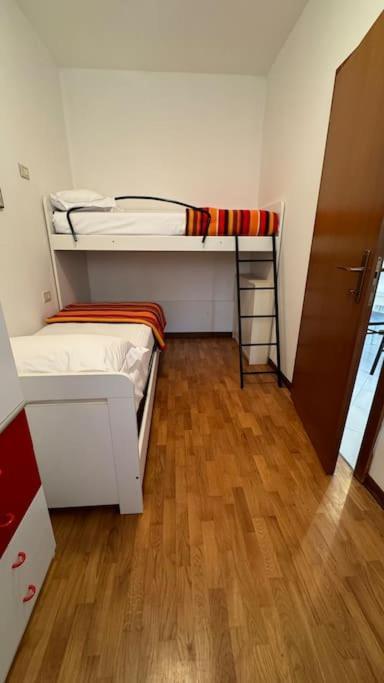 Апартаменти Giuly Beth'S House Бренцоне-суль-Гарда Екстер'єр фото